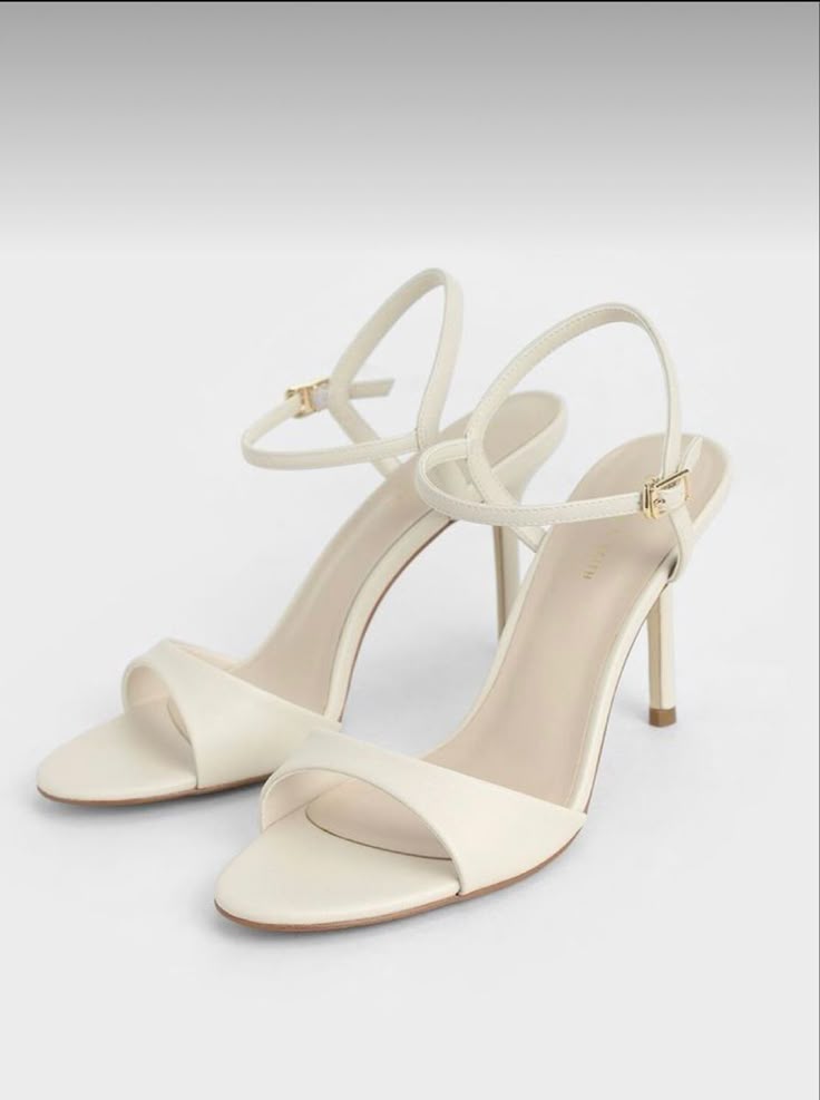 Stuart Weitzman Nudist